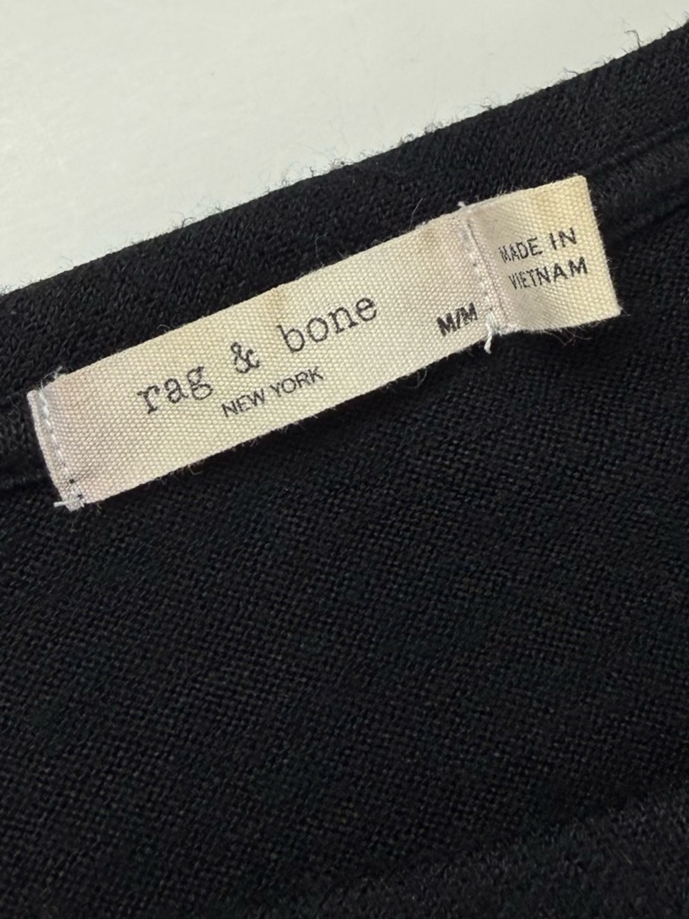 Rag & Bone Relaxed Long Sleeve Knit Top Womens Medium Black Curved Baseball Hem - Picture 4 of 10